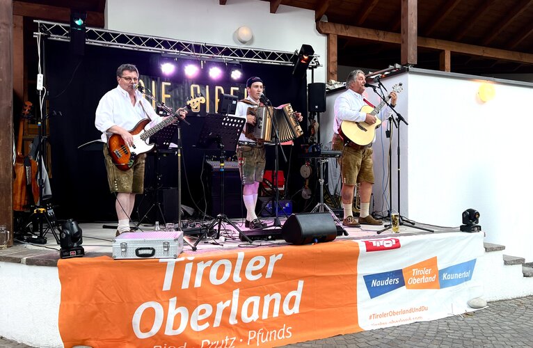 Die Juni.Bluama.Zeit im Erlebnisraum Tiroler Oberland sorgte wie